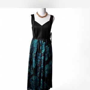 Elegant Black and Teal Floral Petite Sz6 maxi with Jeweled details Dress